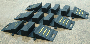 Polymer/rubber Sectional hose ramp