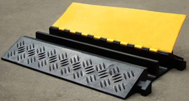 Hose or cable ramp