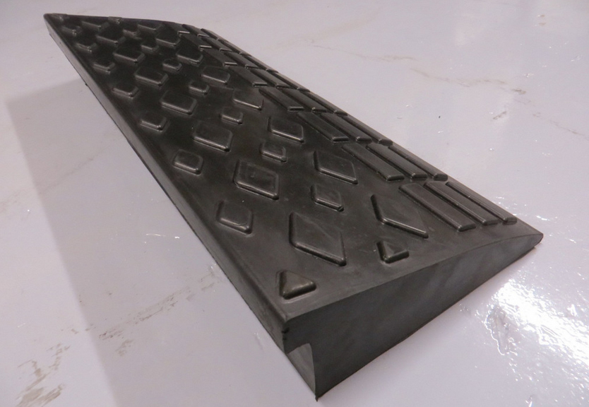 Polymer/rubber Threshold ramp
